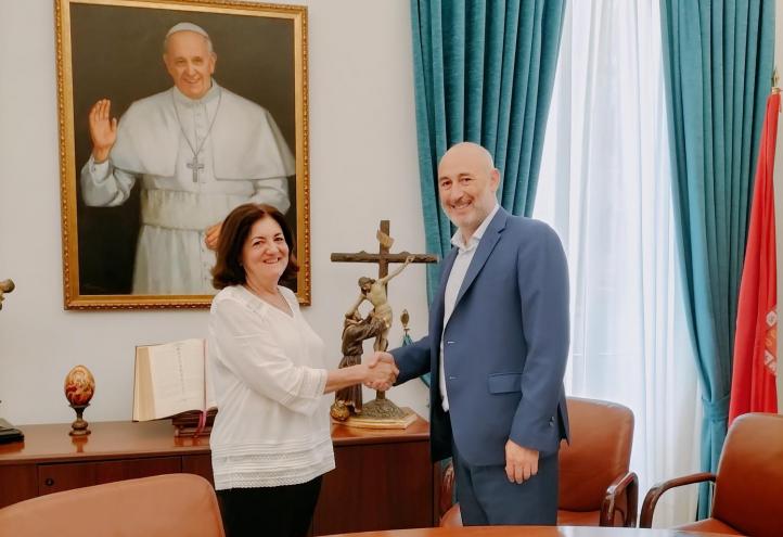 María Dolores García, presidenta de la UCAM, y Antonio Guzmán, director de Promoción de la Salud de Fundación MAPFRE.
