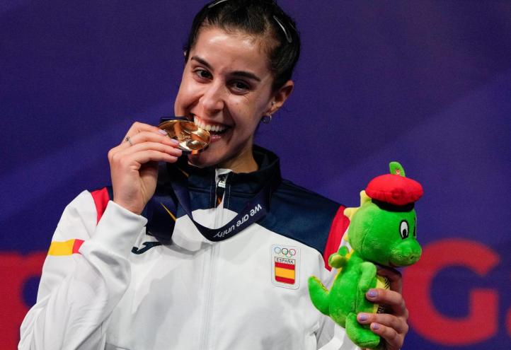 Carolina María con la medalla de oro
