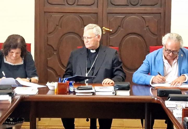 Firma convenio con Jesús Abandonado