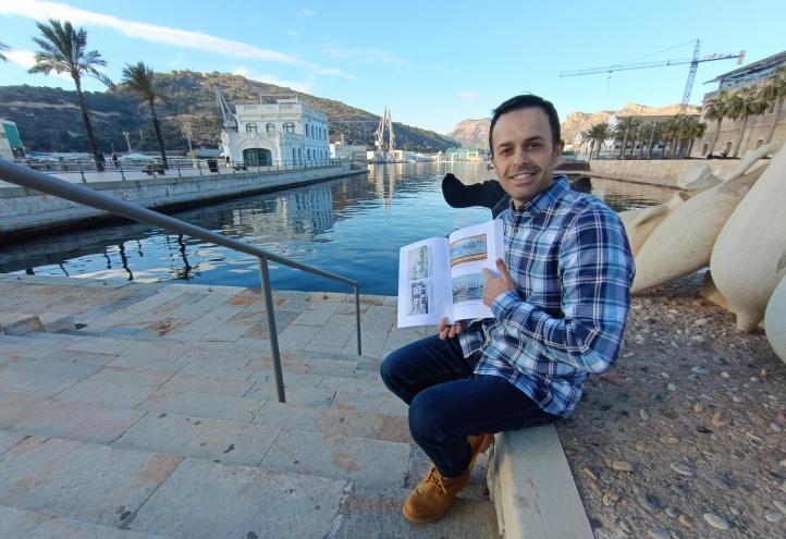 Eduardo Carrión en el puerto de Cartagena