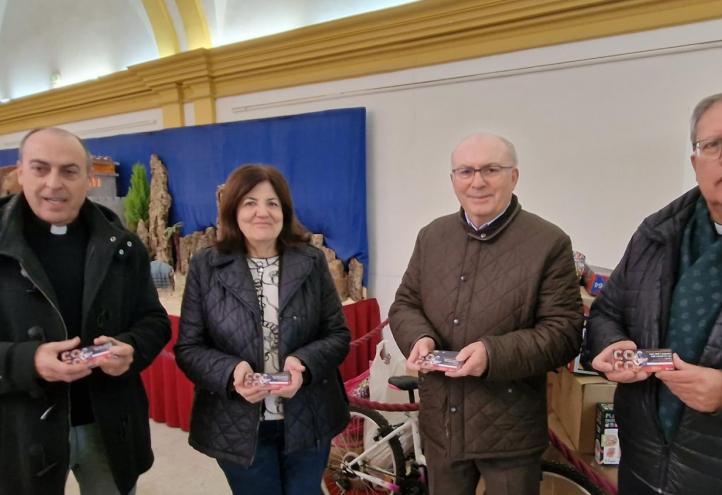 Entrega donación de &#039;COCO&#039; a Cáritas