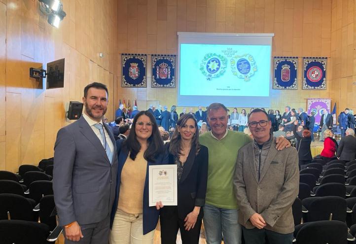 En la imagen, los investigadores de la UCAM Ángel Gil, Sara Martínez, Silvia Montoro, José Antonio Gabaldón y Antonio Soler. 