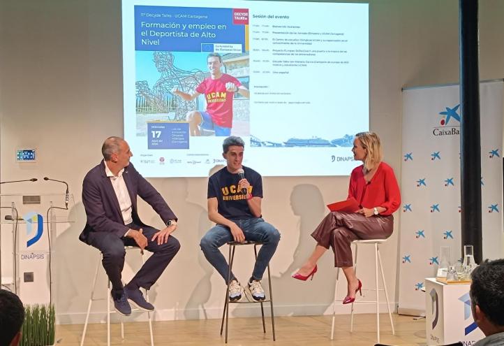 Mariano García en la charla en DInapsis