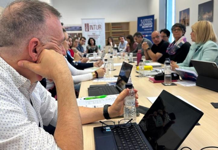 Instante de la Reunión de la REDINTUR.