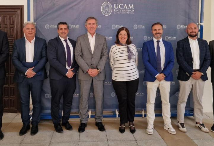 foto familia FFRM UCAM