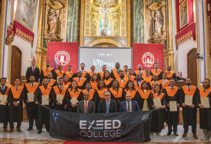 Graduación de estudiantes de Exeed College en el Templo del Monasterio de Los Jerónimos