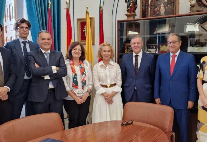 Firma convenio UCAM Colegio Registradores