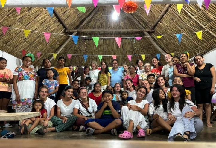 Aldea, Voluntariado, México