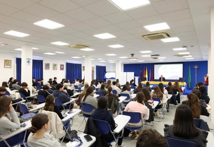 Olimpiadas Científicas, Examen, Colegios