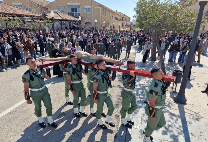 El Cristo Universitario de la Salud conmueve en Los Jerónimos