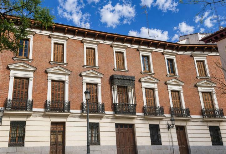 Fachada del Pontificio Instituto JP2 en la Casa de la Familia de Madrid