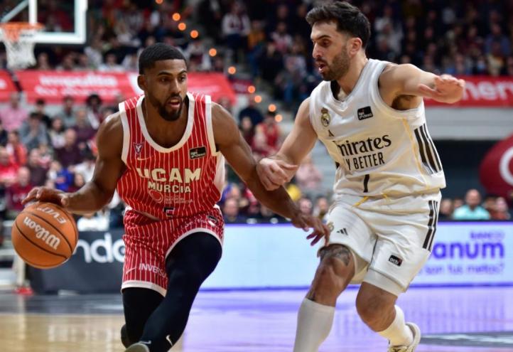 dejulius campazzo ucam cb