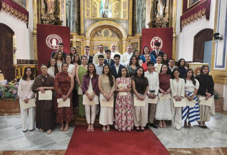 Integrantes de la comunidad universitaria que recibieron la Confirmación.