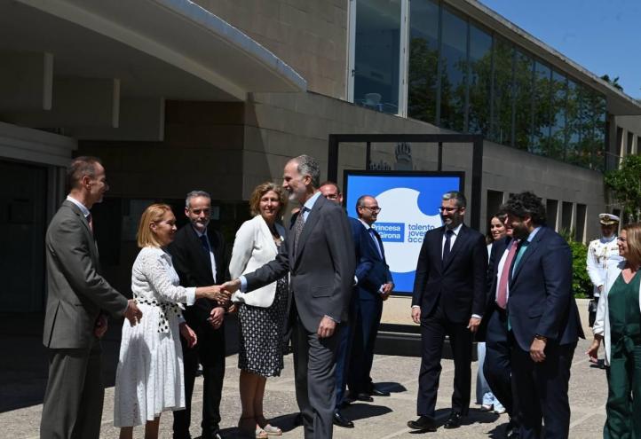 La rectora de la UCAM ha saludado a Su Majestad el Rey, Don Felipe VI, con motivo de la celebración del ‘Princesa de Girona CongressFest’