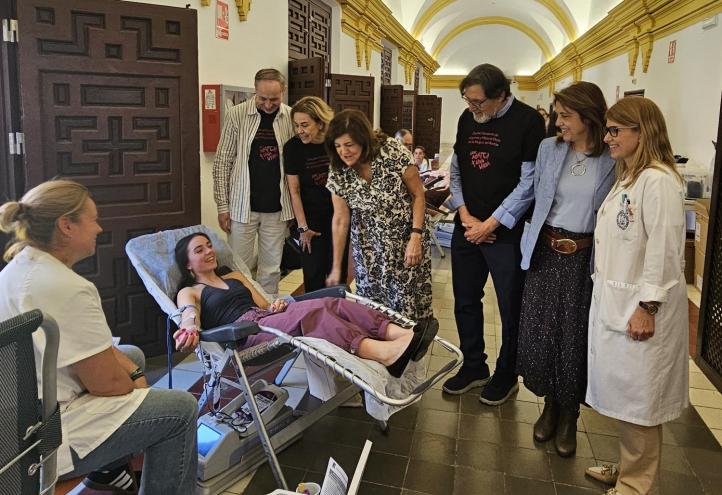 La presidenta de la UCAM acompañó a la jefa de servicio de la Organización Nacional de Trasplantes y al coordinador Regional de Trasplantes en su visita a los puestos de extracción instalados en la UCAM