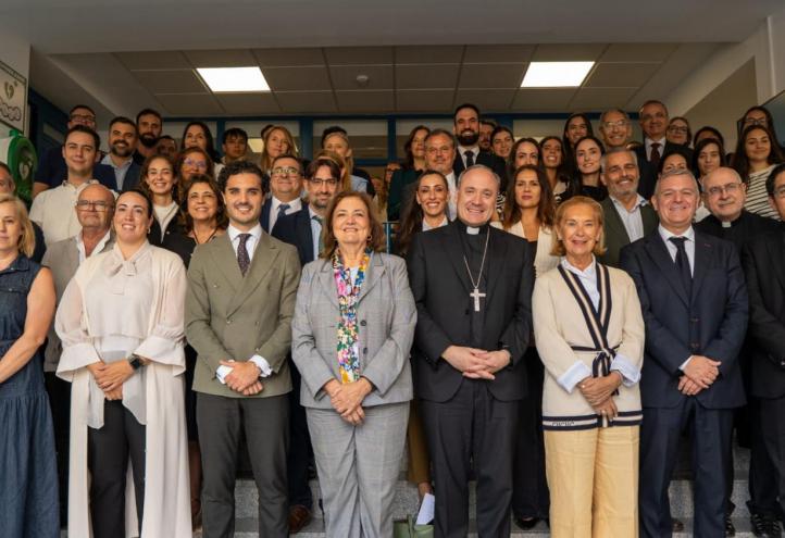 Foto de familia al término de la celebración eucarística