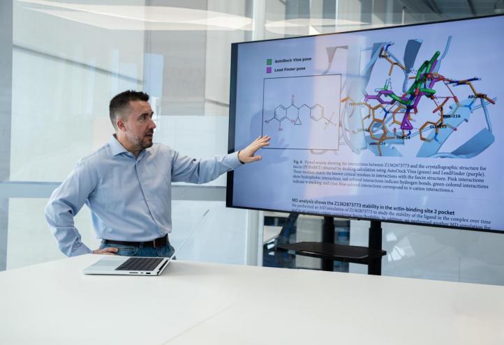 Horacio Pérez busca alternativas farmacológicas para combatir enfermedades mediante supercomputación