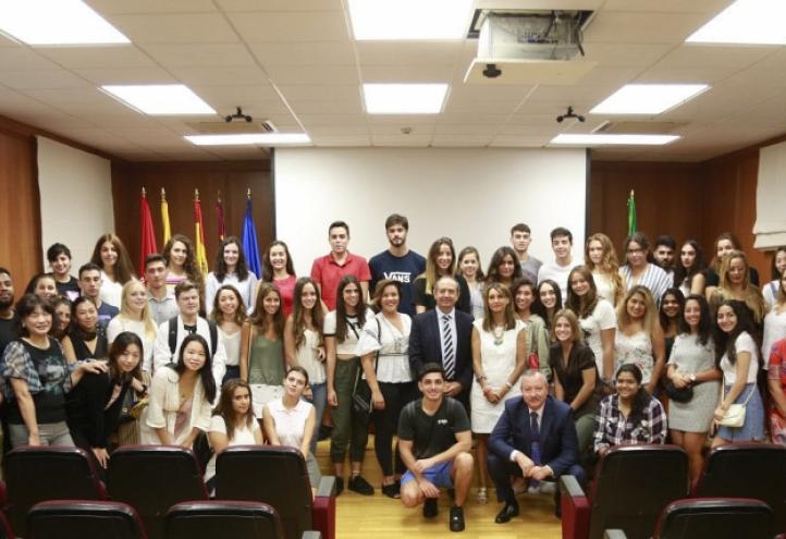 La UCAM recibe a los alumnos de primero del Grado en Odontología