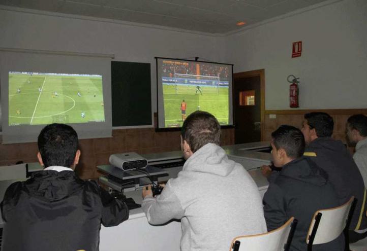 Cerca de 50 personas participan en el Campeonato XBox FIFA 2013 organizado por la UCAM
