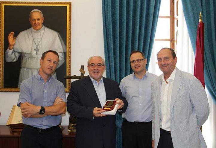 El Colegio de Ingenieros de Telecomunicación reconoce la labor formativa de la UCAM