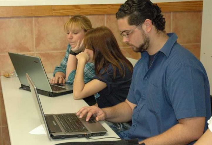 Expertos disertan en la UCAM sobre Redes Sociales e Identidad en la Web