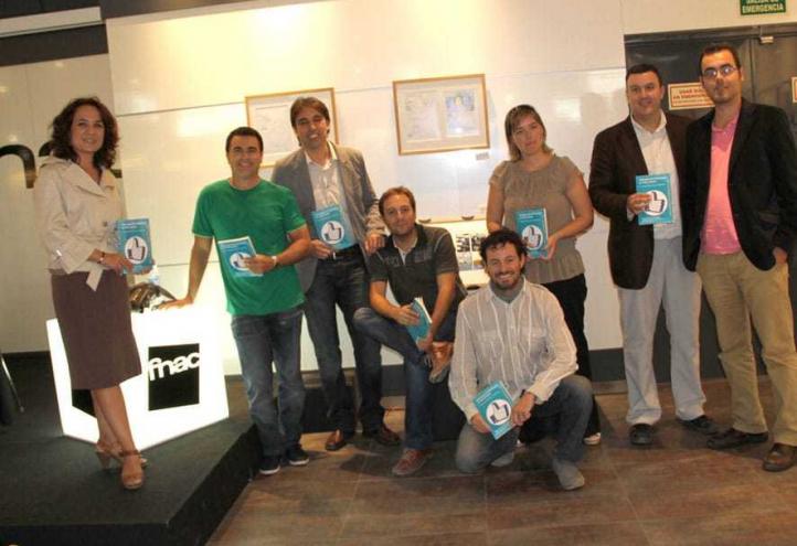 Comunicadores de la UCAM, analizan en un libro el poder estratégico de las redes sociales