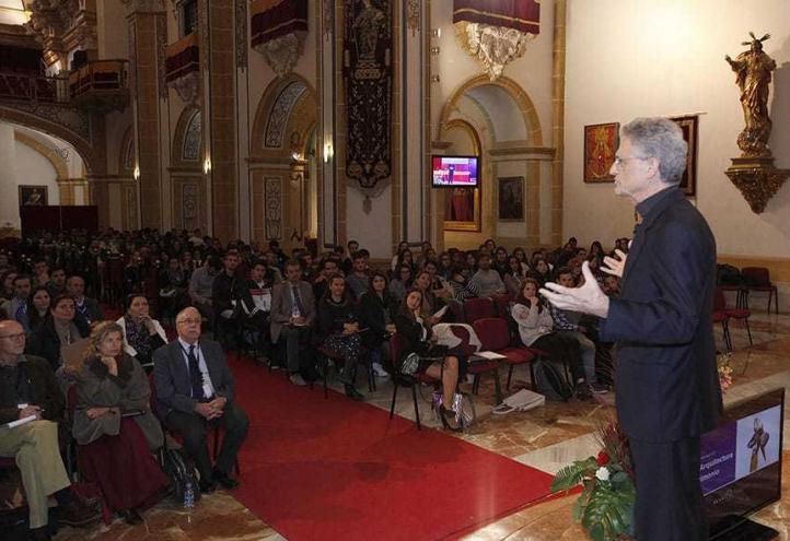 El psiquiatra Rojas Marcos afirma que “el arte es un buen antídoto para el estrés y las depresiones”