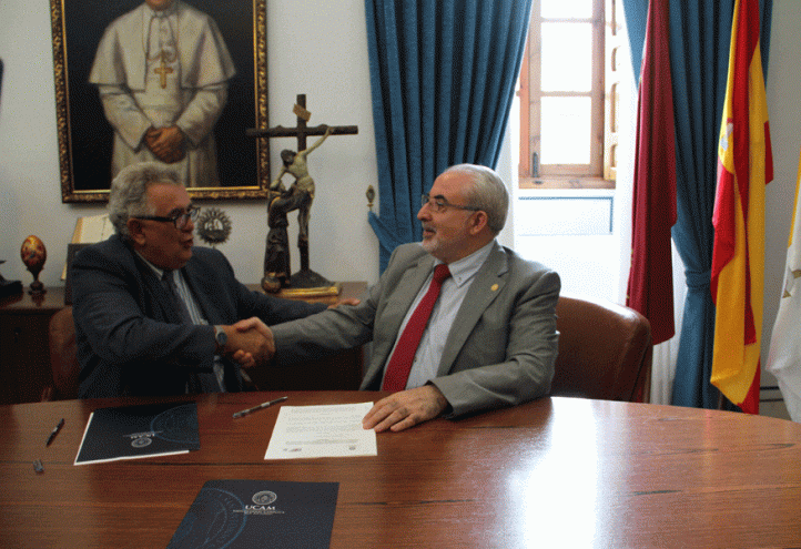 La UCAM firma un convenio con la Asociación de RTV para recopilar la historia de los medios de comunicación de Murcia