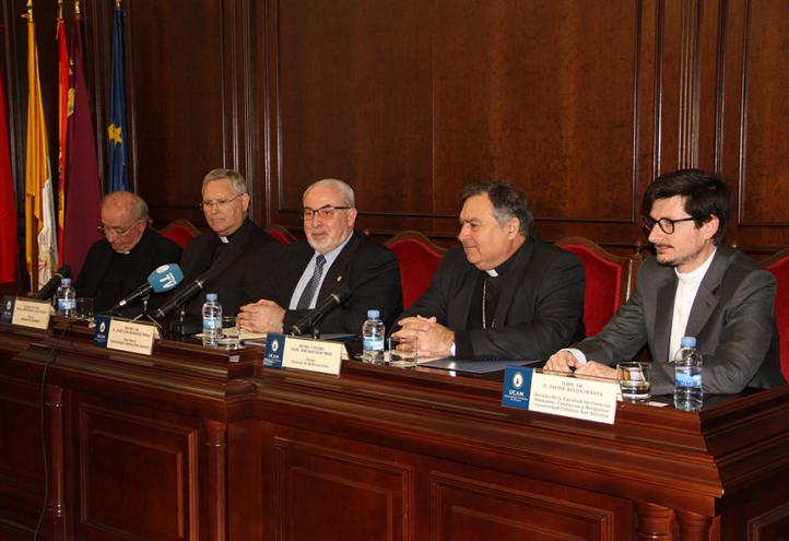 La UCAM con la Diócesis de Jerez promoverán los estudios en Derecho Canónico en el ámbito civil 