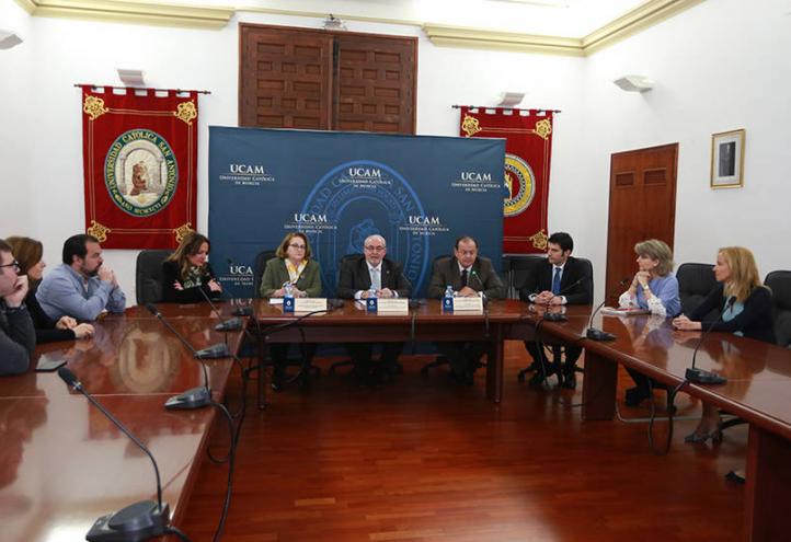 La UCAM acreditará las acciones en RSC de las farmacias de la Región