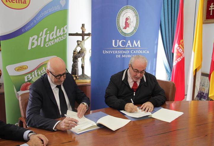 La UCAM y Postres Reina crean la Cátedra de Investigación de Innovación en Productos Lácteos