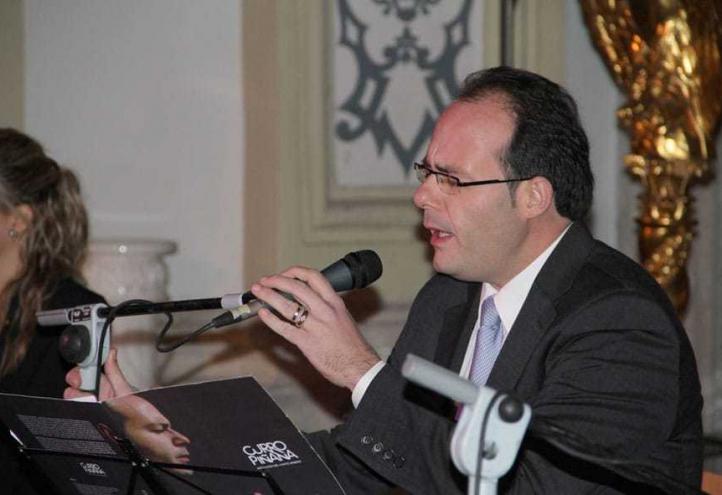 Curro Piñana deleita al público en el Concierto de Navidad de la UCAM