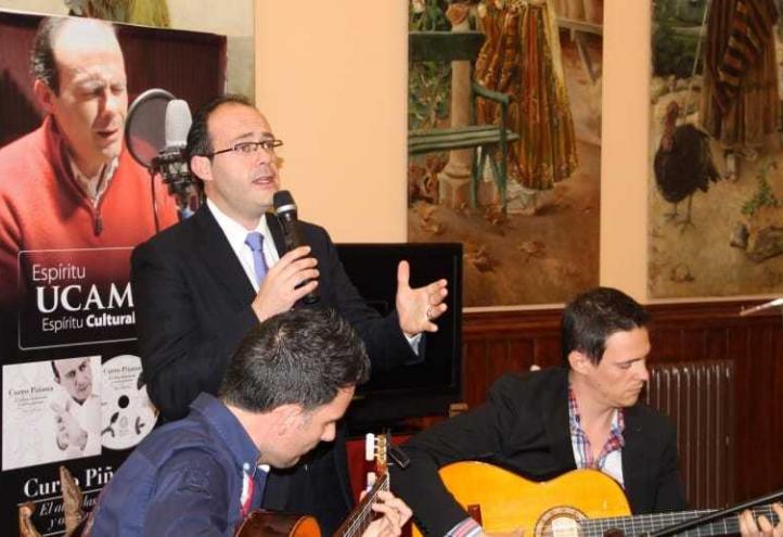 Curro Piñana presenta el disco ‘El alma lastimada y otros poemas’