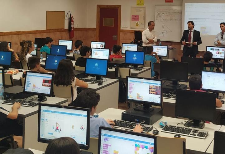 La UCAM y Telefónica forman a los futuros programadores e ingenieros