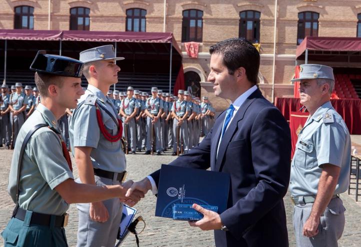 La UCAM beca de nuevo a los números uno de las Fuerzas Armadas 