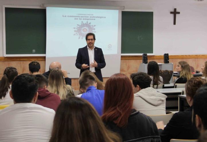 Aljure: “La comunicación no lo es todo, pero si está en todo”