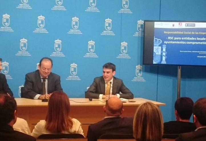 La Cátedra de RSC de la UCAM reúne a los ayuntamientos para poner en común políticas sociales