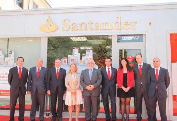 El Campus de la UCAM acoge una sucursal de Banco Santander
