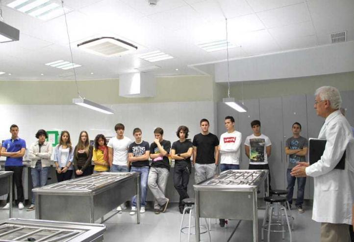 El doctor Andrés Martínez-Almagro imparte la primera clase de Medicina de la UCAM