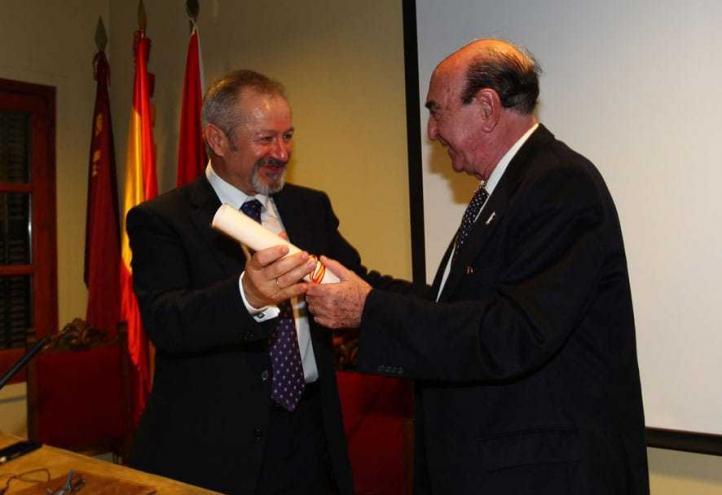 La Real Academia de Medicina y Cirugía de Murcia nombra al doctor Esparza nuevo académico