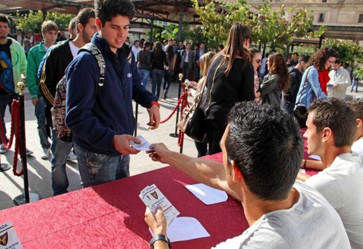 El Universidad Católica de Murcia C.F. se acerca a los estudiantes