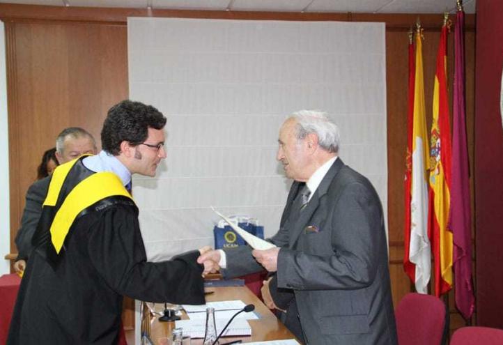 Entrega de diplomas a los alumnos de la VIII Promoción del Máster Oficial de Traumatología del Deporte de la UCAM