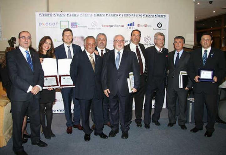 Reconocimeinto al presidente de la UCAM por su innovación de la docencia universitaria y el deporte