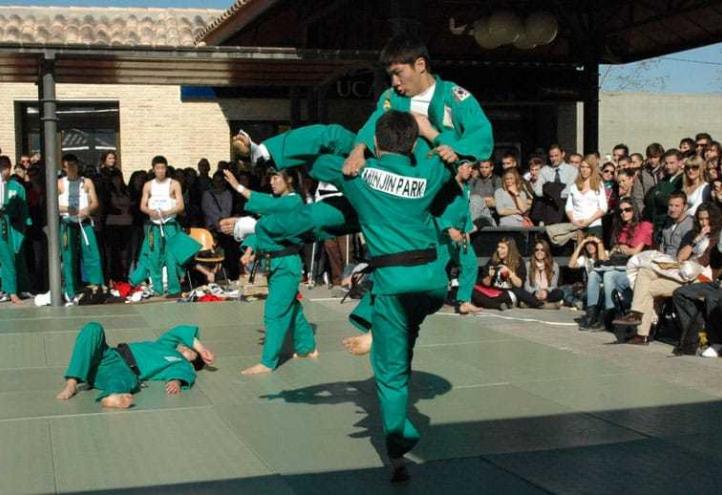 Exhibición de artes marciales en la UCAM