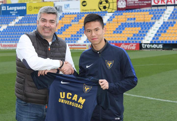 El fichaje del juvenil Zhaoyi Huang causa sensación en China