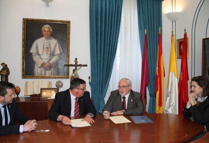 Los estudiantes de la UCAM podrán hacer prácticas en el Paso Blanco