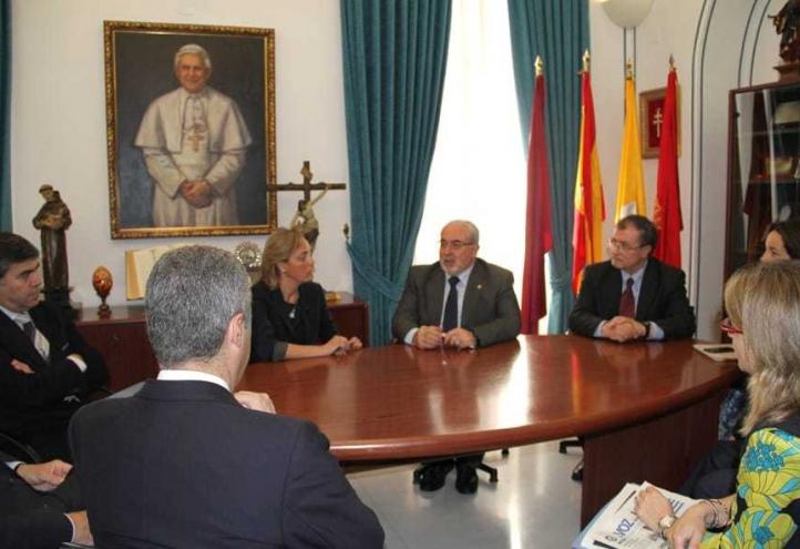 La UCAM firma un acuerdo con el Grupo Hospitalario Quirón