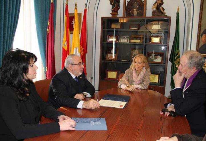 La UCAM y la Sociedad Española de Farmacia Comunitaria aúnan fuerzas