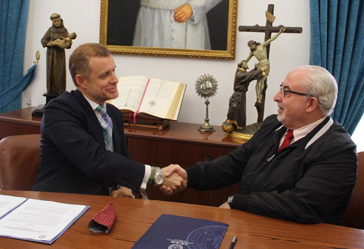 Formación en marketing político, gestión de energías y cooperación