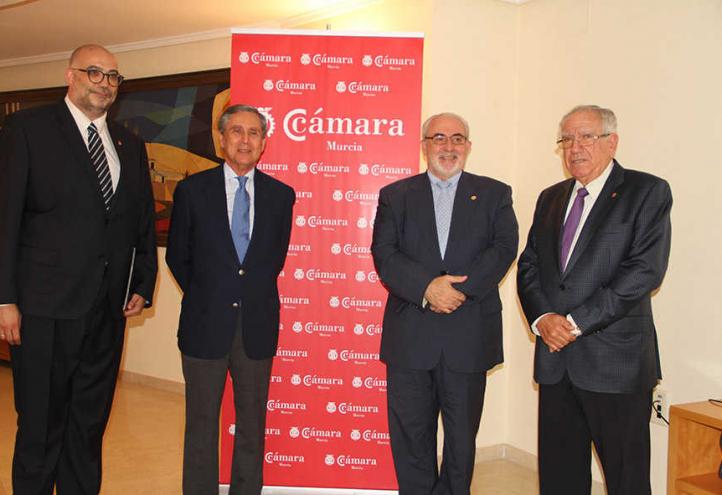 El Grado en Derecho de la UCAM promoverá el arbitraje entre sus estudiantes